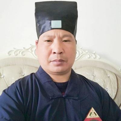 介:中国高级家居风水师,中国高级八字命理师,中华道教正一派道士